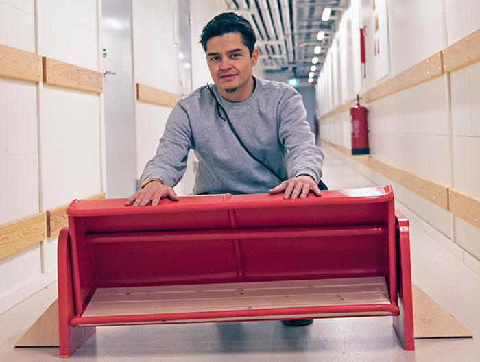 Artikel 25, a park bench for the homeless, designed and constructed by Anton Åsberg and Douglas Velasquez. (The picture shows a prototype of the bench on a scale 1:2)