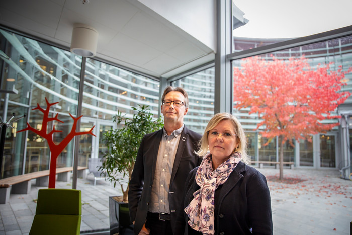 Jan Grannäs och Anneli Frelin, forskare inom didaktik. Bygga skola.