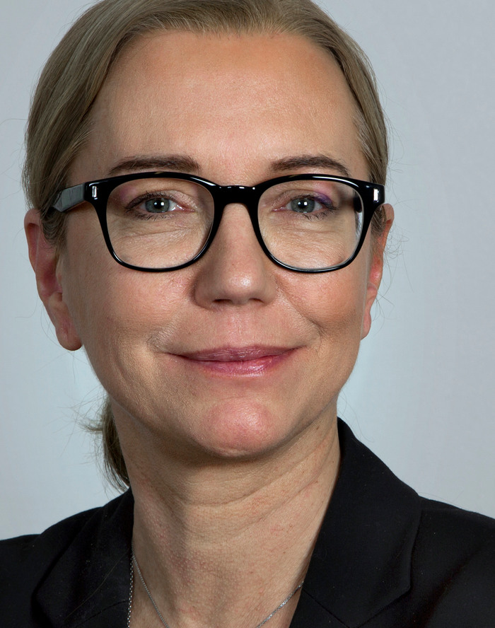 Maria Engström har jobbat på HiG sen 2016 som professor i vårdvetenskap.Forskar kring vård och omsorg av äldre samt hälsofrämjande arbetsliv för vård- och omsorgspersonal.